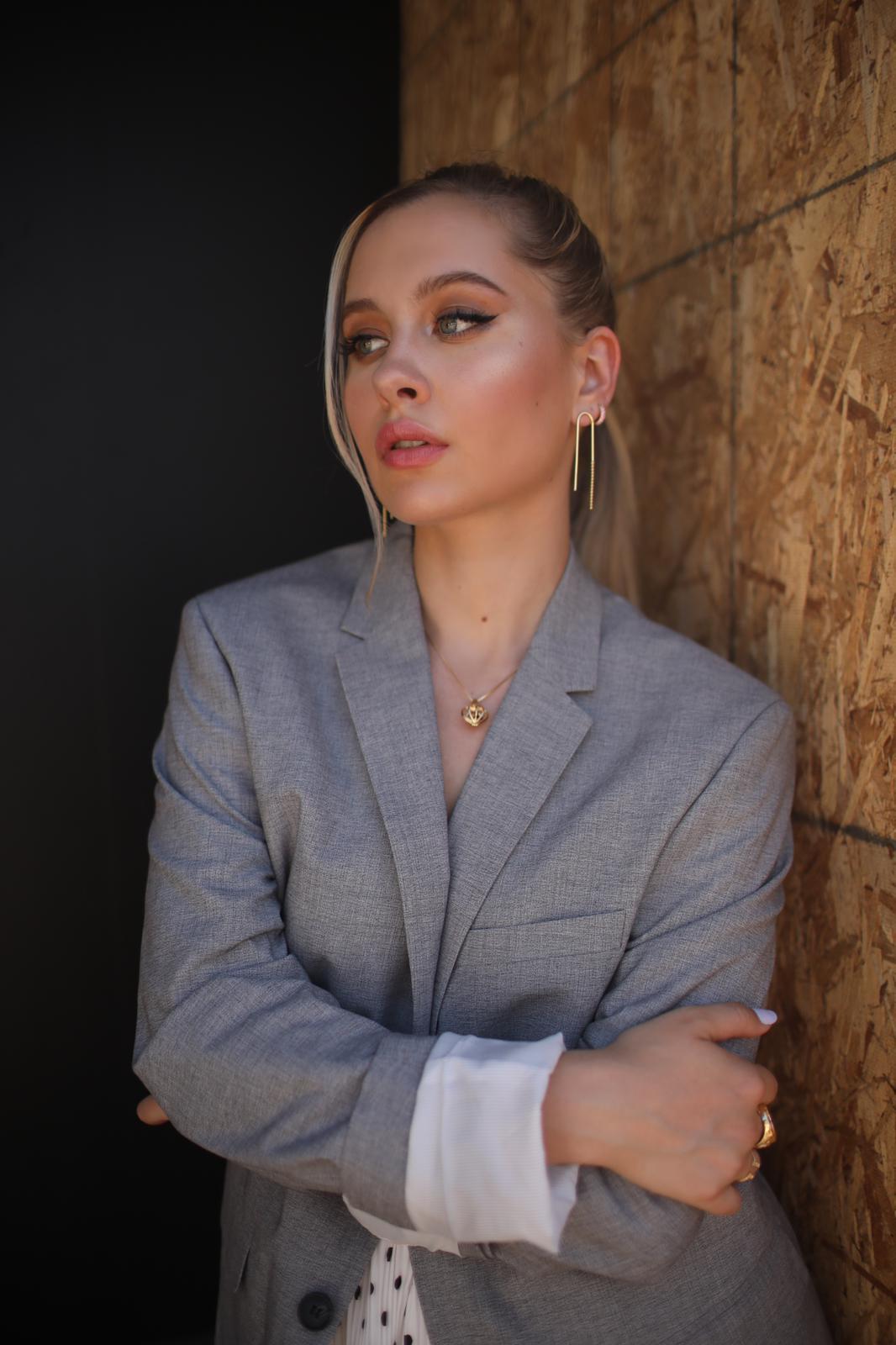 Long U drop Earrings - Donna Italiana ®