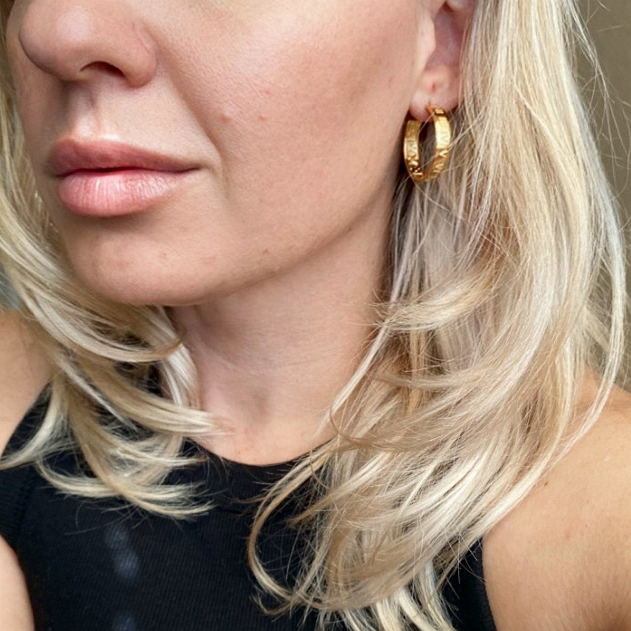 Roman Numerals C Hoop - Donna Italiana ®