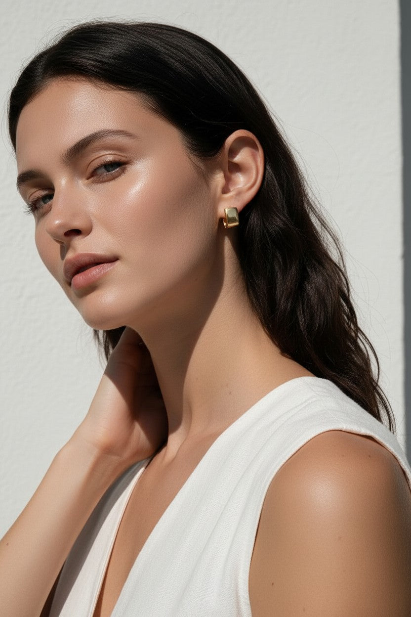 square huggie earrings, chunky gold huggie hoops, geometric hoop earrings, boxy gold hoops, small gold hoop earrings, polished gold huggies, modern huggie hoop earrings, everyday gold hoops