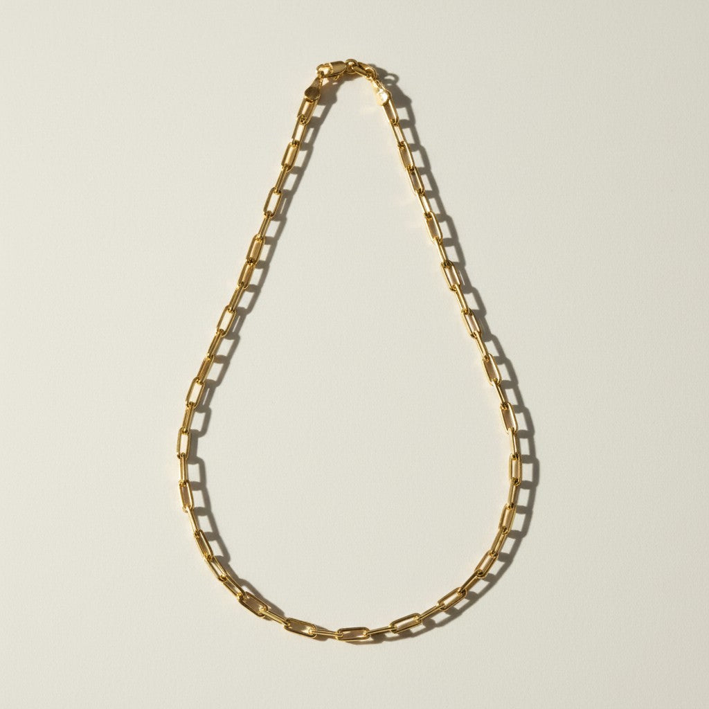paperclip chain necklace, gold paperclip necklace, rectangular link chain, chunky chain necklace, lobster clasp necklace, layering chain necklace, everyday gold chain, link chain necklace detail