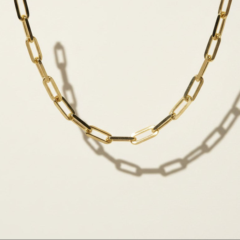 paperclip chain necklace, gold paperclip necklace, rectangular link chain, chunky chain necklace, lobster clasp necklace, layering chain necklace, everyday gold chain, link chain necklace detail