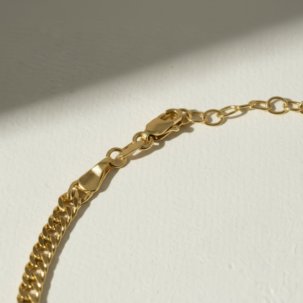 gold curb chain anklet, curb link anklet, gold ankle bracelet, everyday gold anklet, adjustable gold anklet, layering anklet, classic gold jewelry, summer jewelry