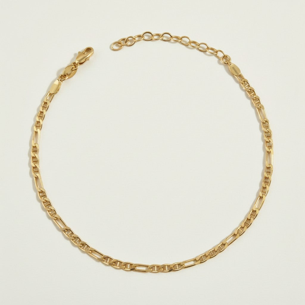 gold figaro chain necklace, figaro link necklace, classic gold chain, adjustable gold necklace, layering chain necklace, flat link necklace, everyday gold jewelry, statement chain necklace