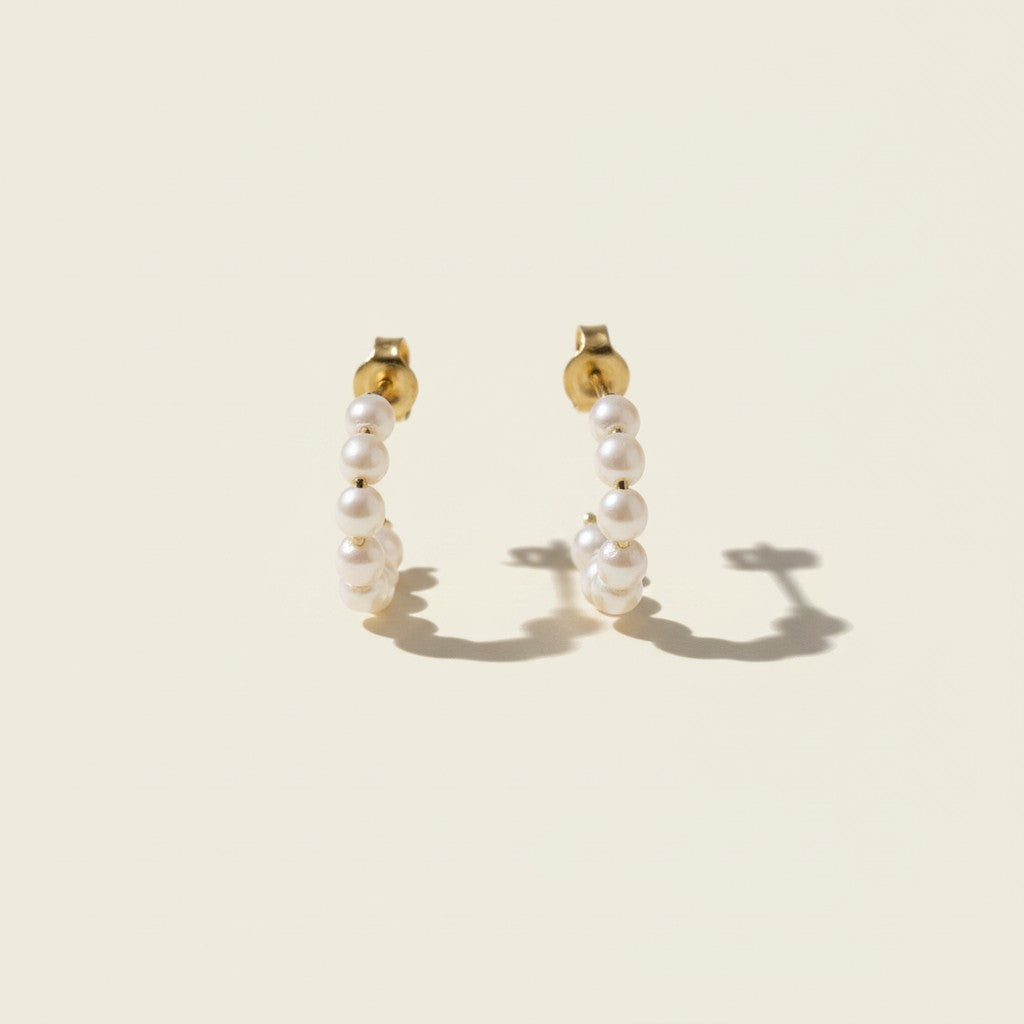 pearl hoop earrings, small pearl hoops, freshwater pearl earrings, gold and pearl hoops, pearl huggie earrings, minimalist pearl earrings, dainty pearl hoop, pearl stud hoop earrings