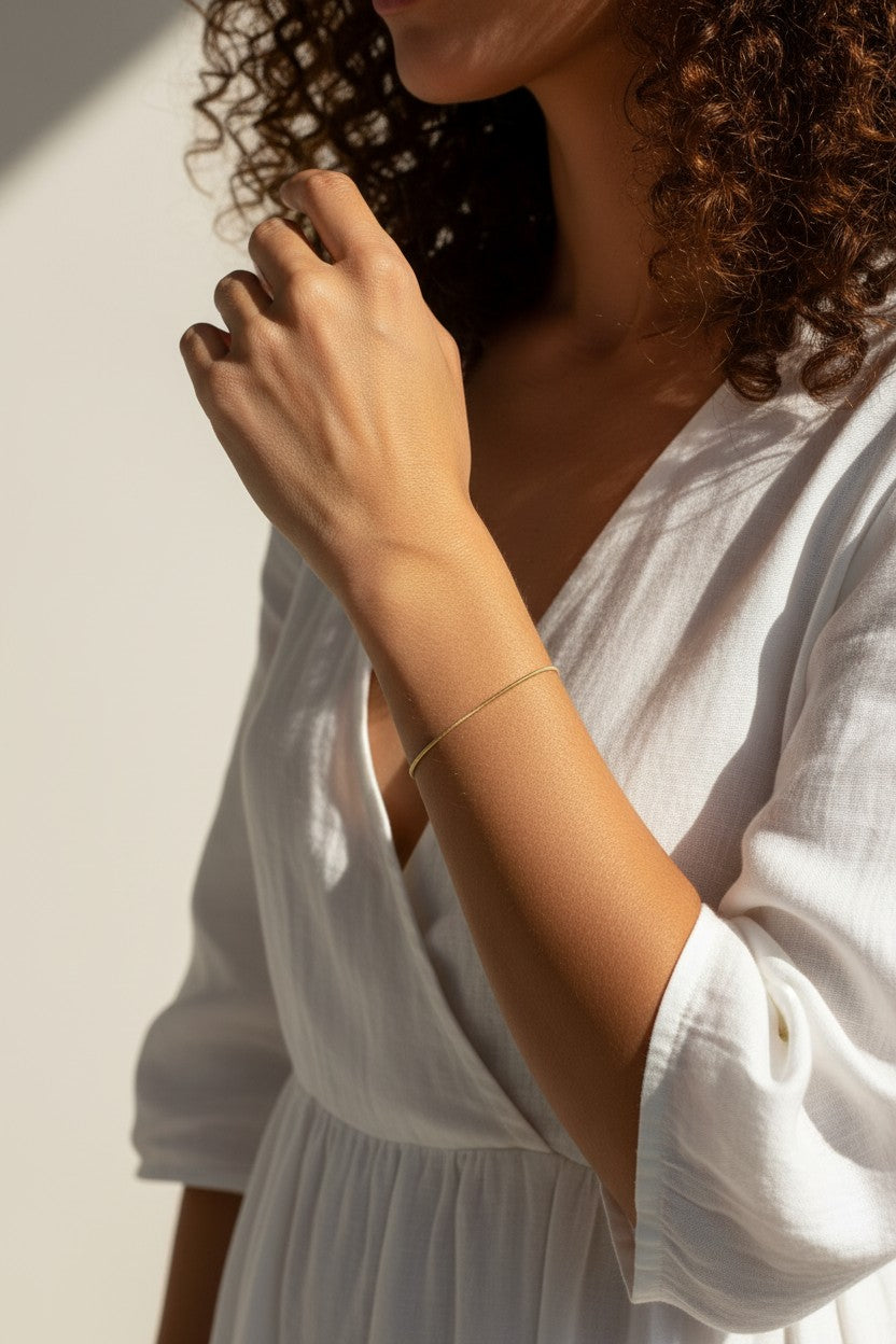 thin wire bangle bracelet, minimalist gold bangle, delicate gold cuff, simple gold bracelet, 18k gold bangle, everyday gold bangle, slim gold bracelet, stackable bangle bracelet