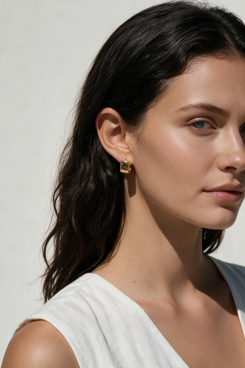 square huggie earrings, chunky gold huggie hoops, geometric hoop earrings, boxy gold hoops, small gold hoop earrings, polished gold huggies, modern huggie hoop earrings, everyday gold hoops