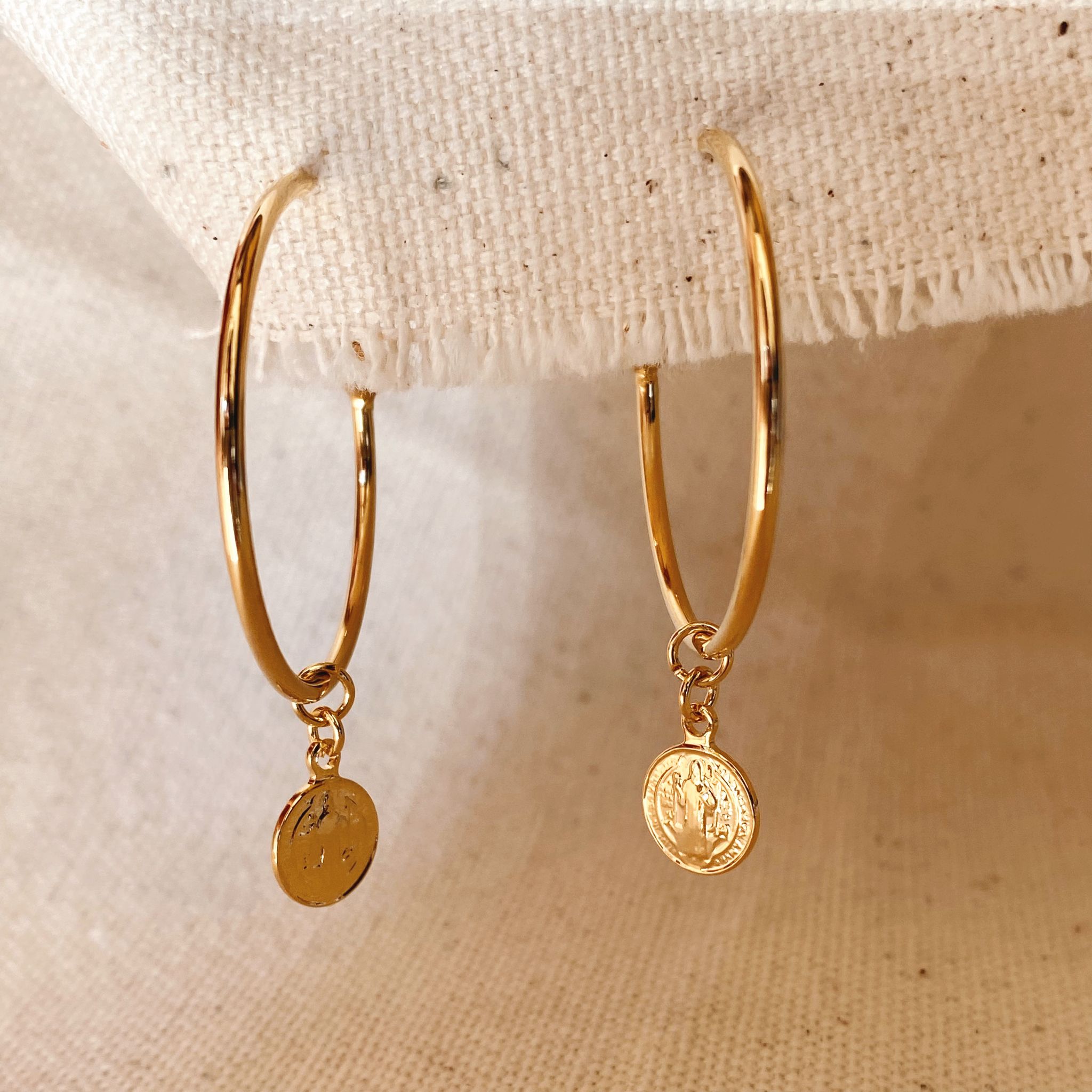 C Hoop with charm - Donna Italiana ®